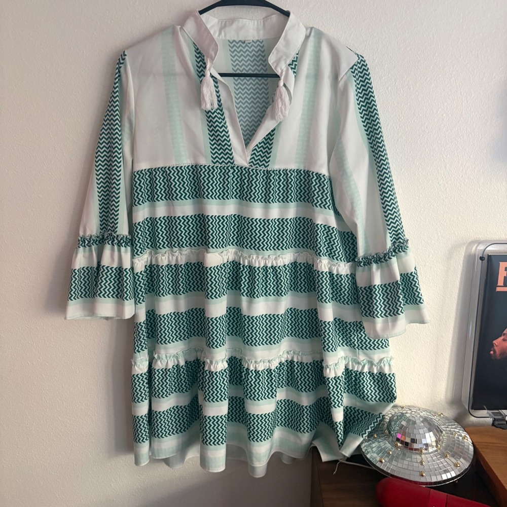 Green White Chevron Striped Tassel Tunic Dress Tiered Ruffle Bell Sleeve Mini - Picture 3 of 6
